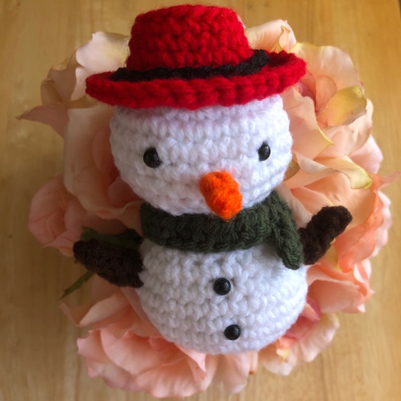 Crochet Amigurumi Snowman - Picture 6 of 7